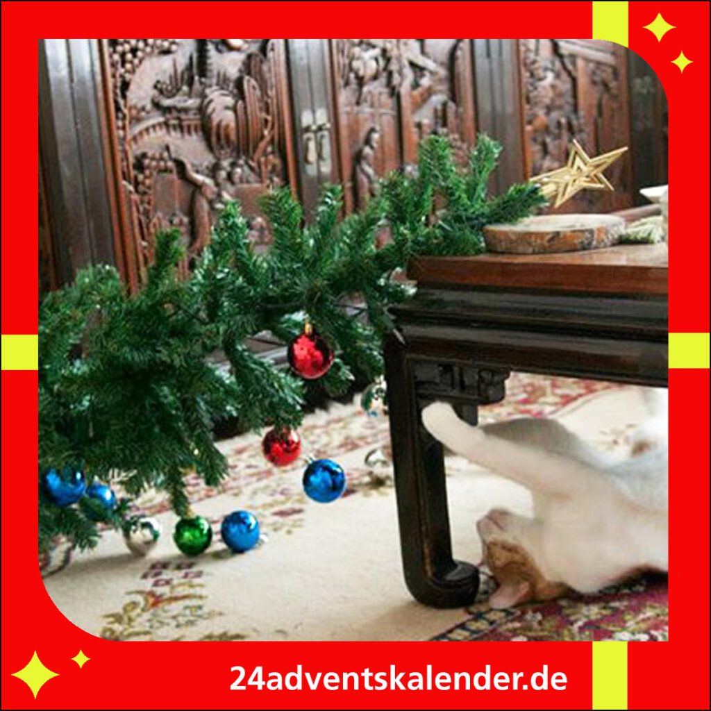 Die Katzen haben es geschafft, den Weihnachtsbaum umzukippen.