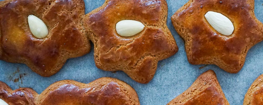 Klassisches Rezept zum Backen von leckeren Lebkuchen zu Weihnachten